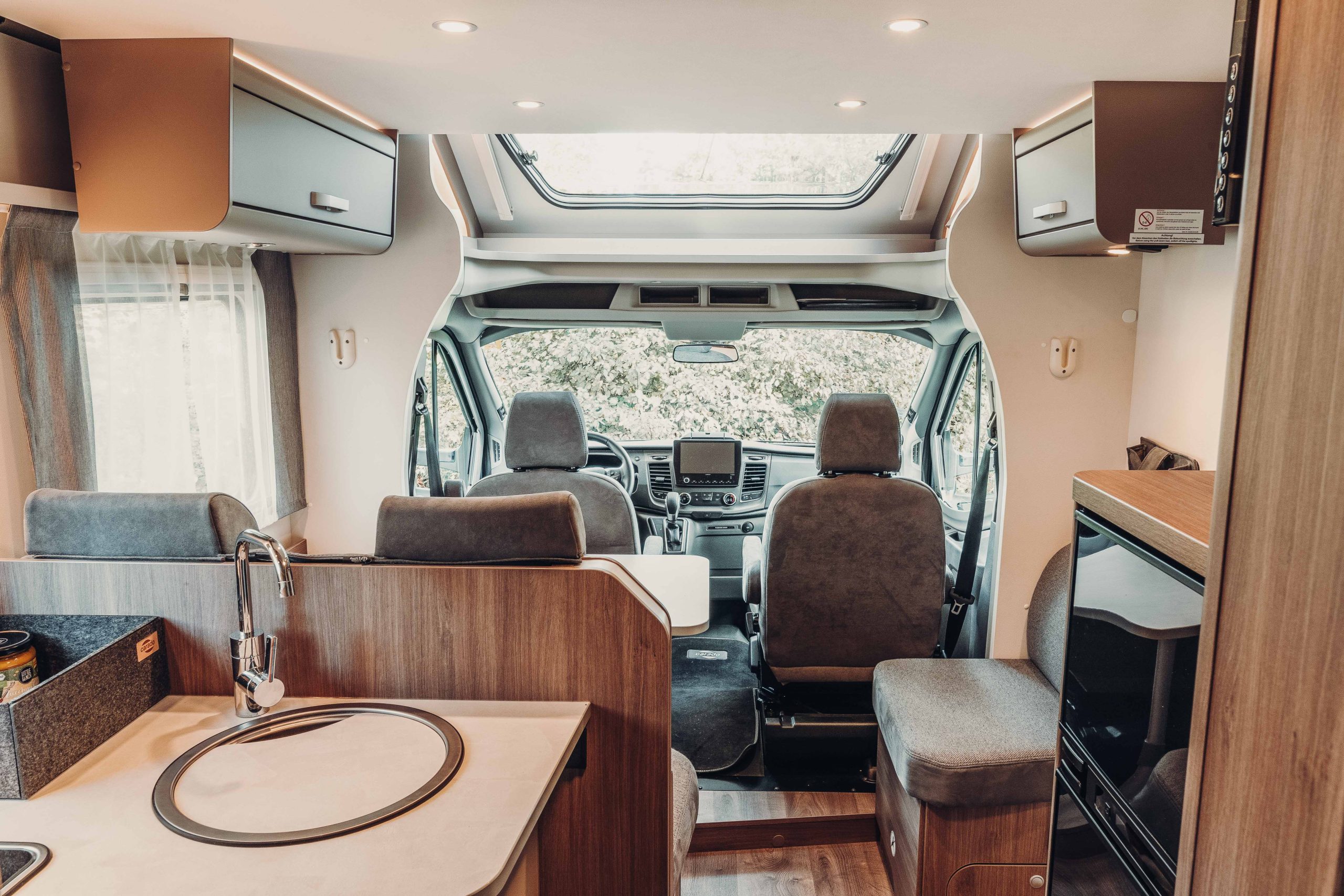 carado-imagebank-data-ve-semi-integrated-t447-it-2024-0101-21-31-41-web