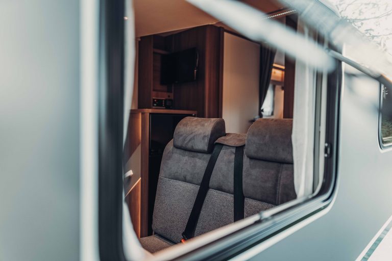 carado-imagebank-data-ve-semi-integrated-t447-it-2024-0103-21-31-41-web